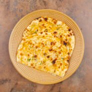 indian-healthy-cuisine-garlic-bread-garlic-naan